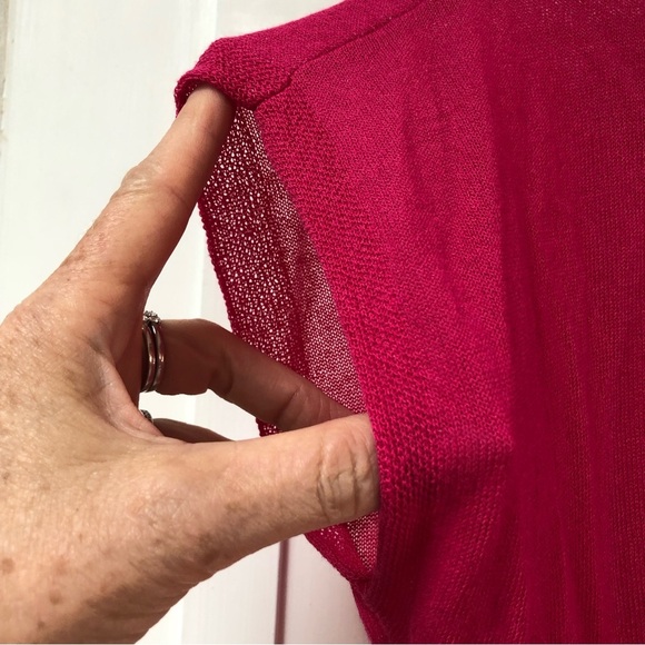 T Tahari hot pink knit Crewneck cap short sleeve knot on bottom S - Picture 4 of 9